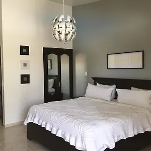 https://hotel-las-caobas.comcaribbean.com