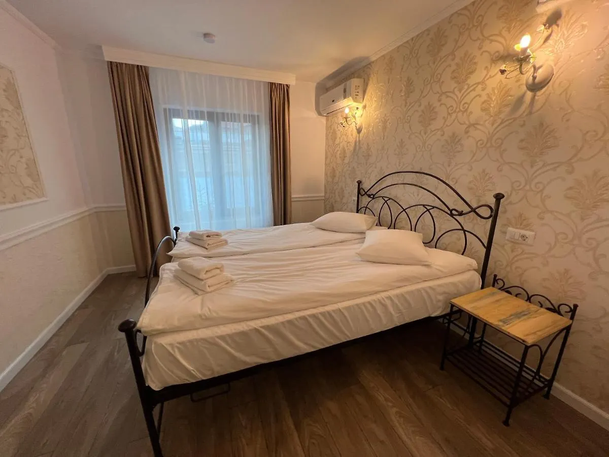 Hotel Boutique Cathedral Plaza Residences Room For Rent Downtown ブカレスト ルーマニア