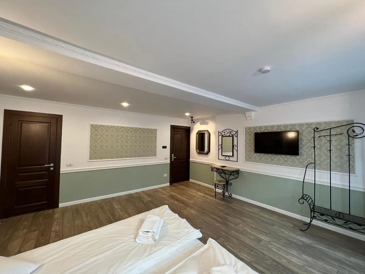 Hotel Boutique Cathedral Plaza Residences Room For Rent Downtown ブカレスト ルーマニア
