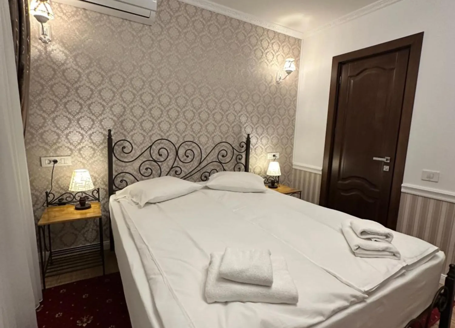 Hotel Boutique Cathedral Plaza Residences Room For Rent Downtown Bukarest