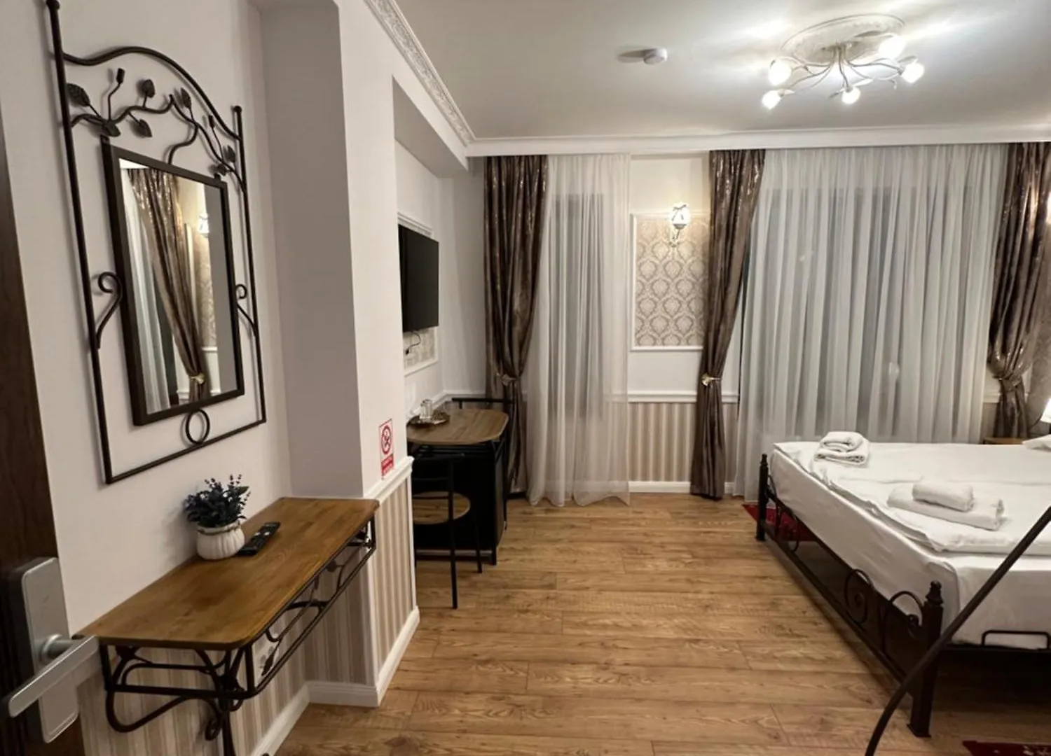Hotel Boutique Cathedral Plaza Residences Room For Rent Downtown Bucharest